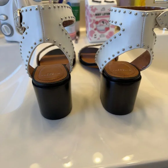 Givenchy Black and White Snakeskin Heels - Picture 3 of 8